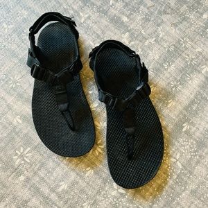 Like-New Women’s Bedrock Sandals